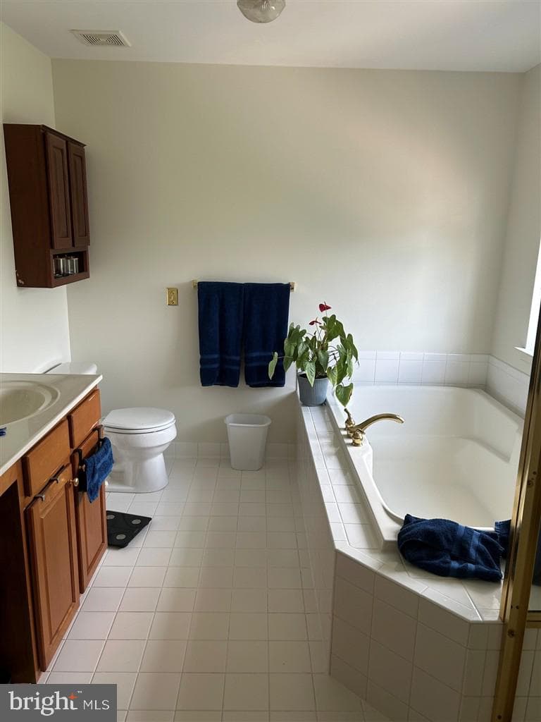 2521 Karen Way photo 9