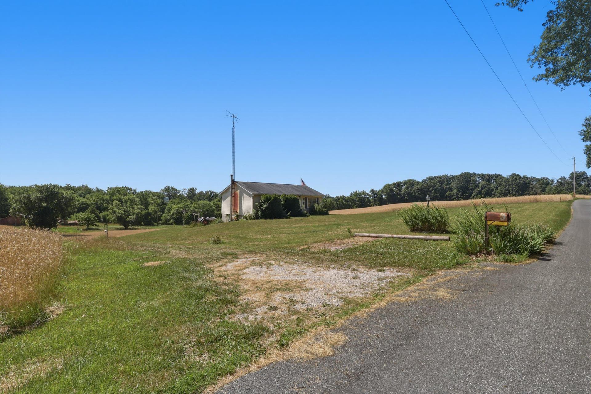 2519 & 2511 Robert Arthur Road photo 15