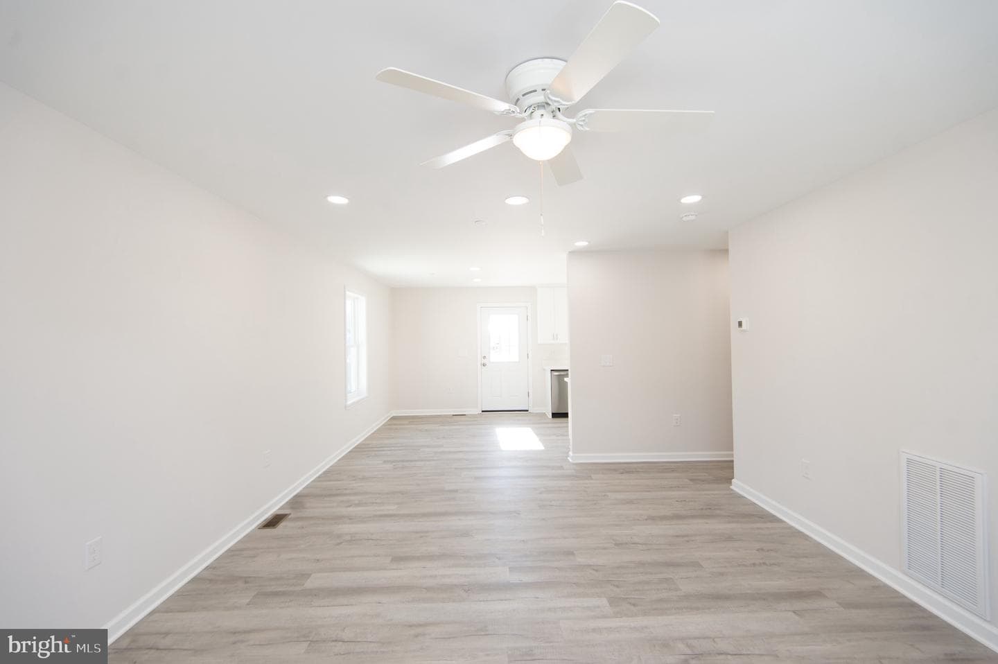 107 Railroad Avenue photo 10