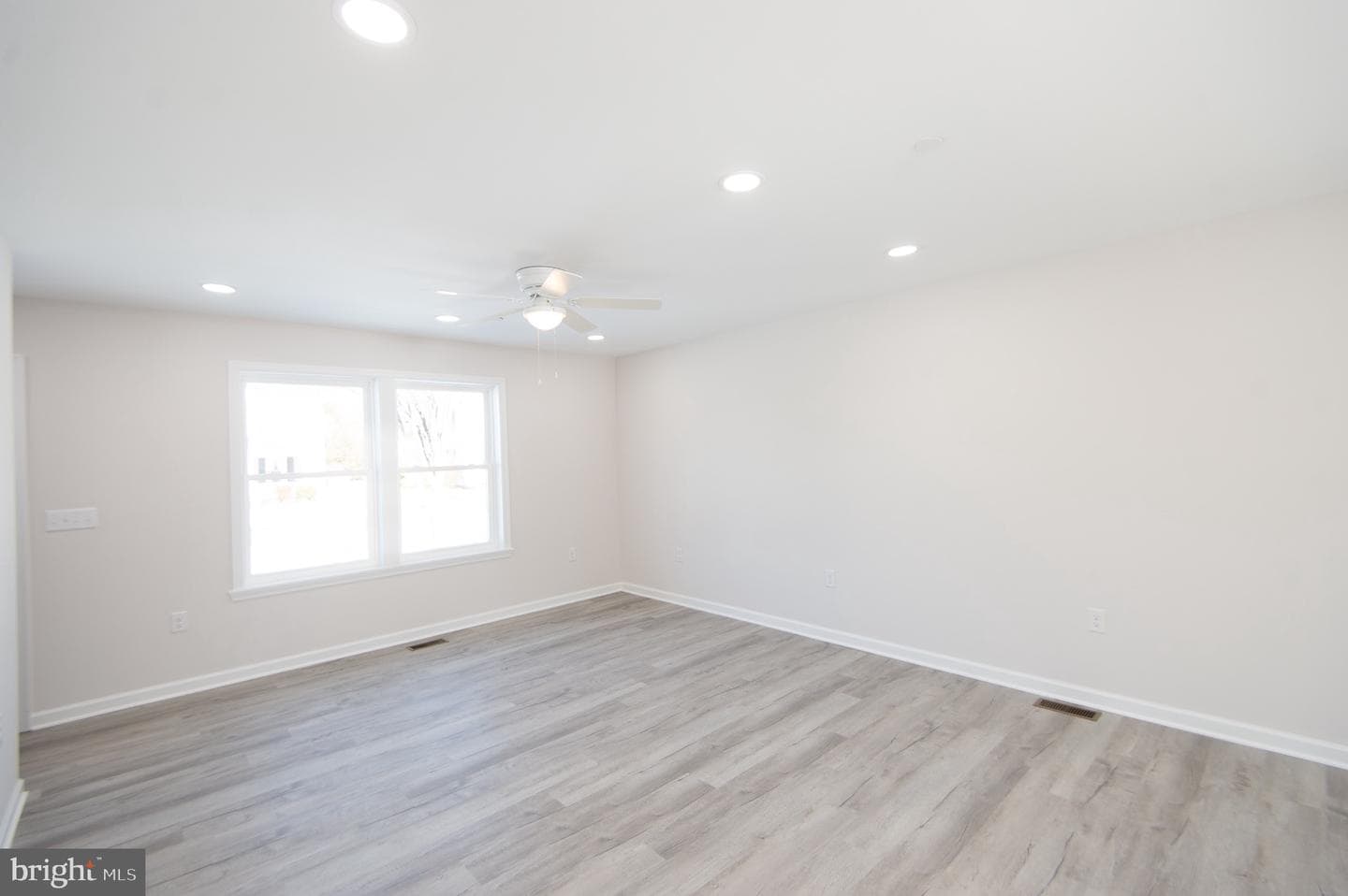 107 Railroad Avenue photo 12