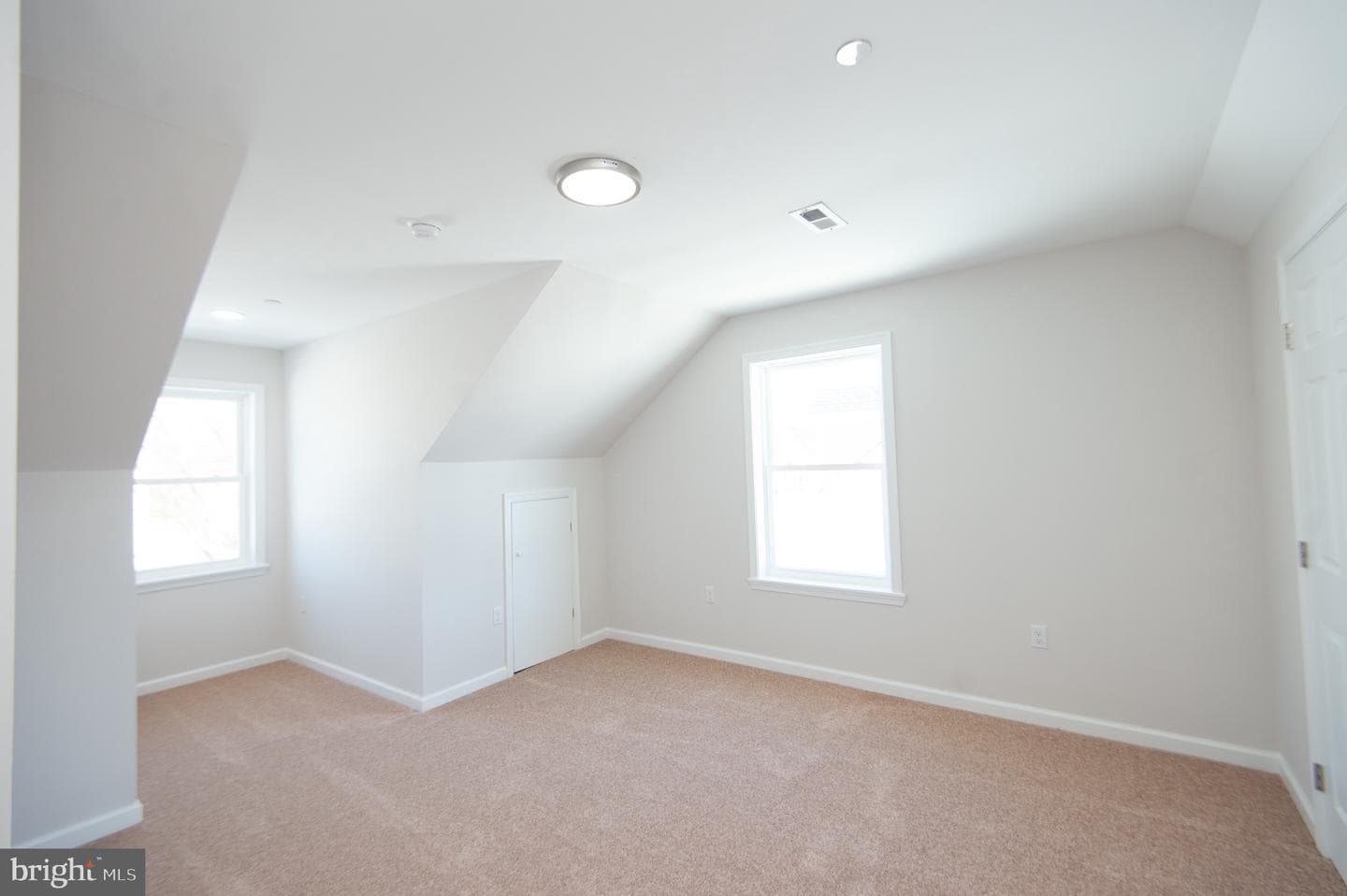 107 Railroad Avenue photo 24