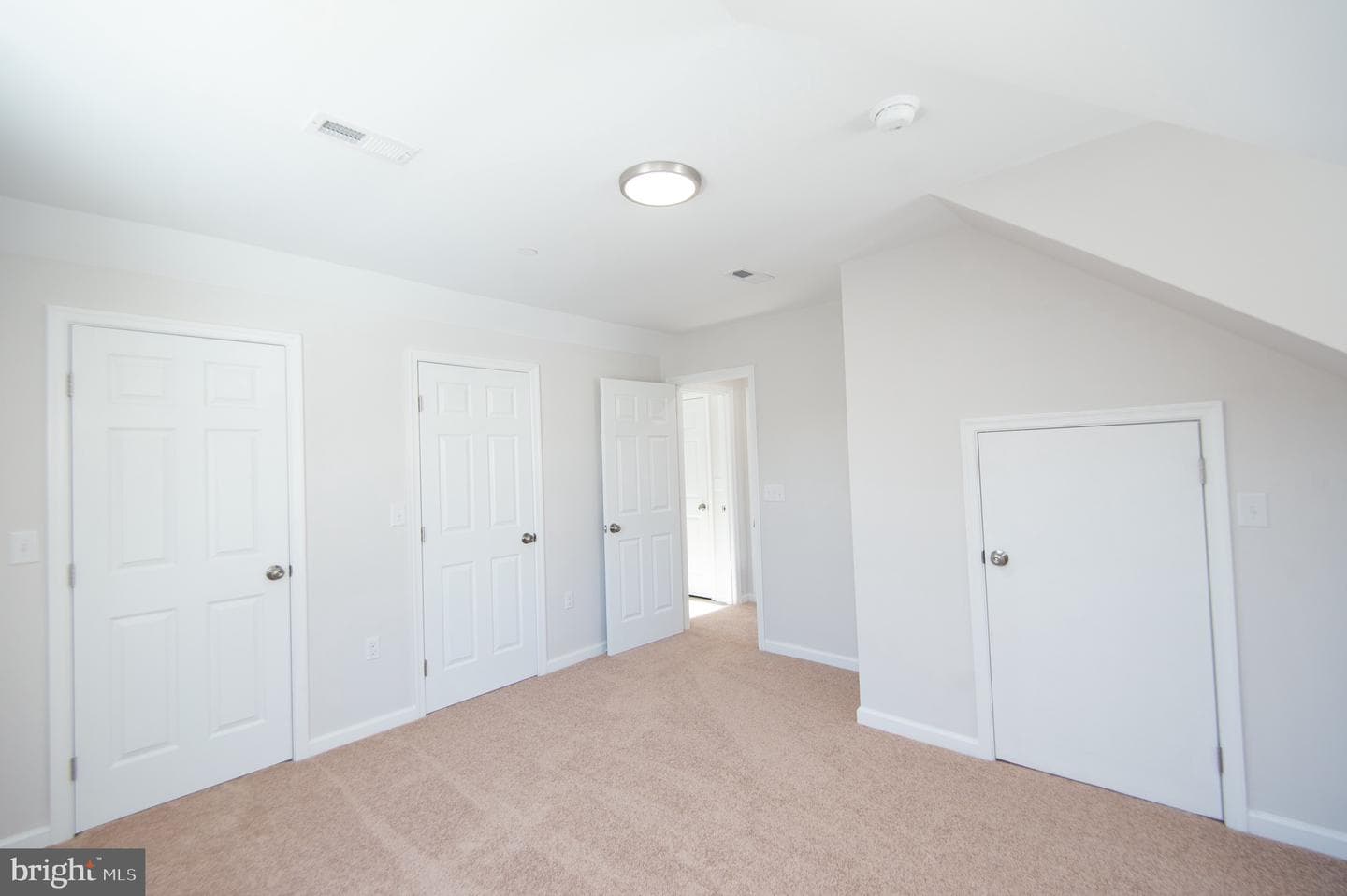 107 Railroad Avenue photo 26