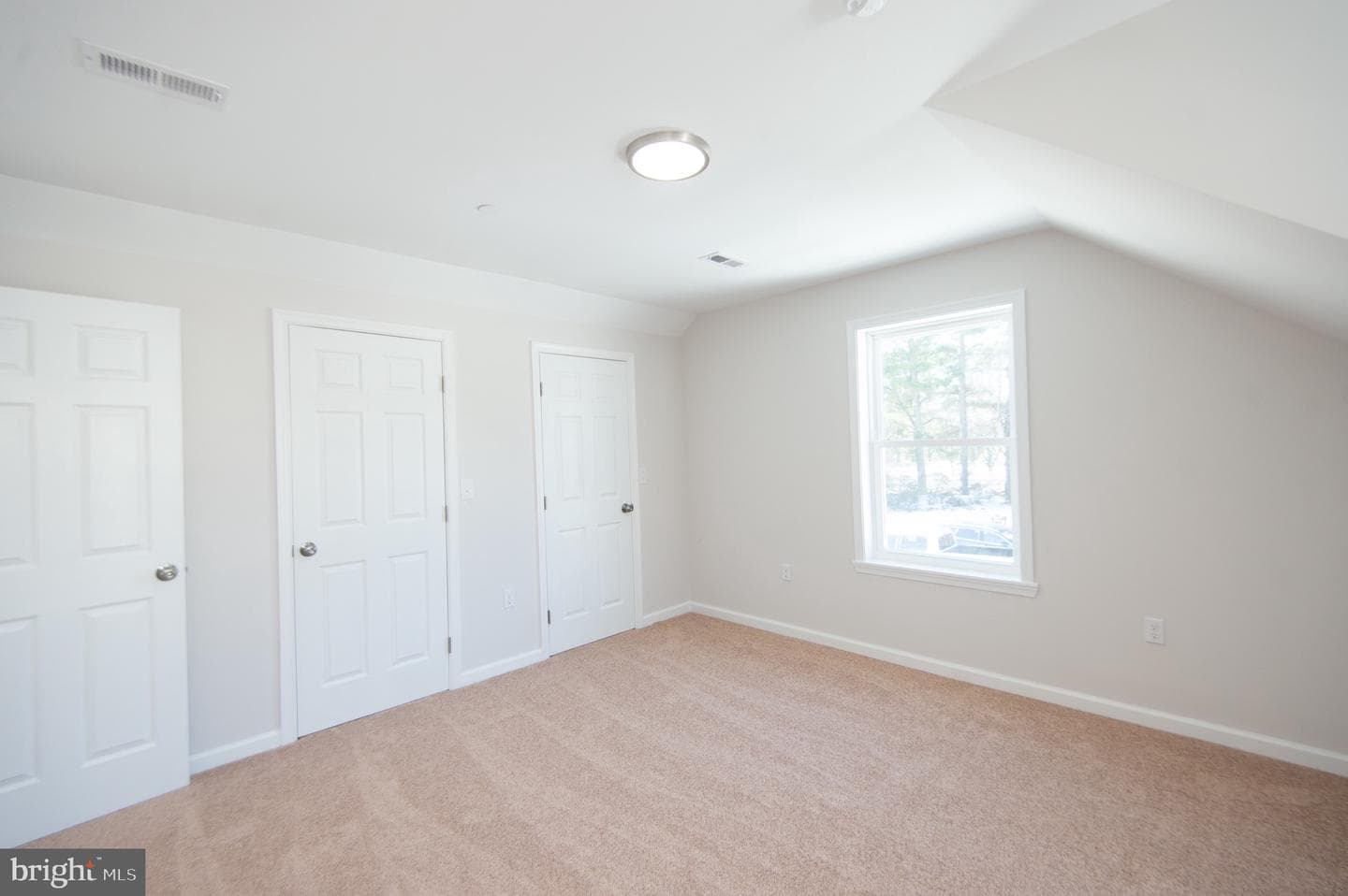 107 Railroad Avenue photo 30