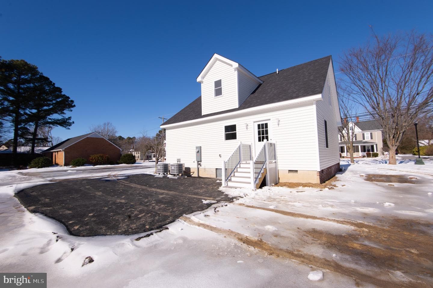 107 Railroad Avenue photo 33