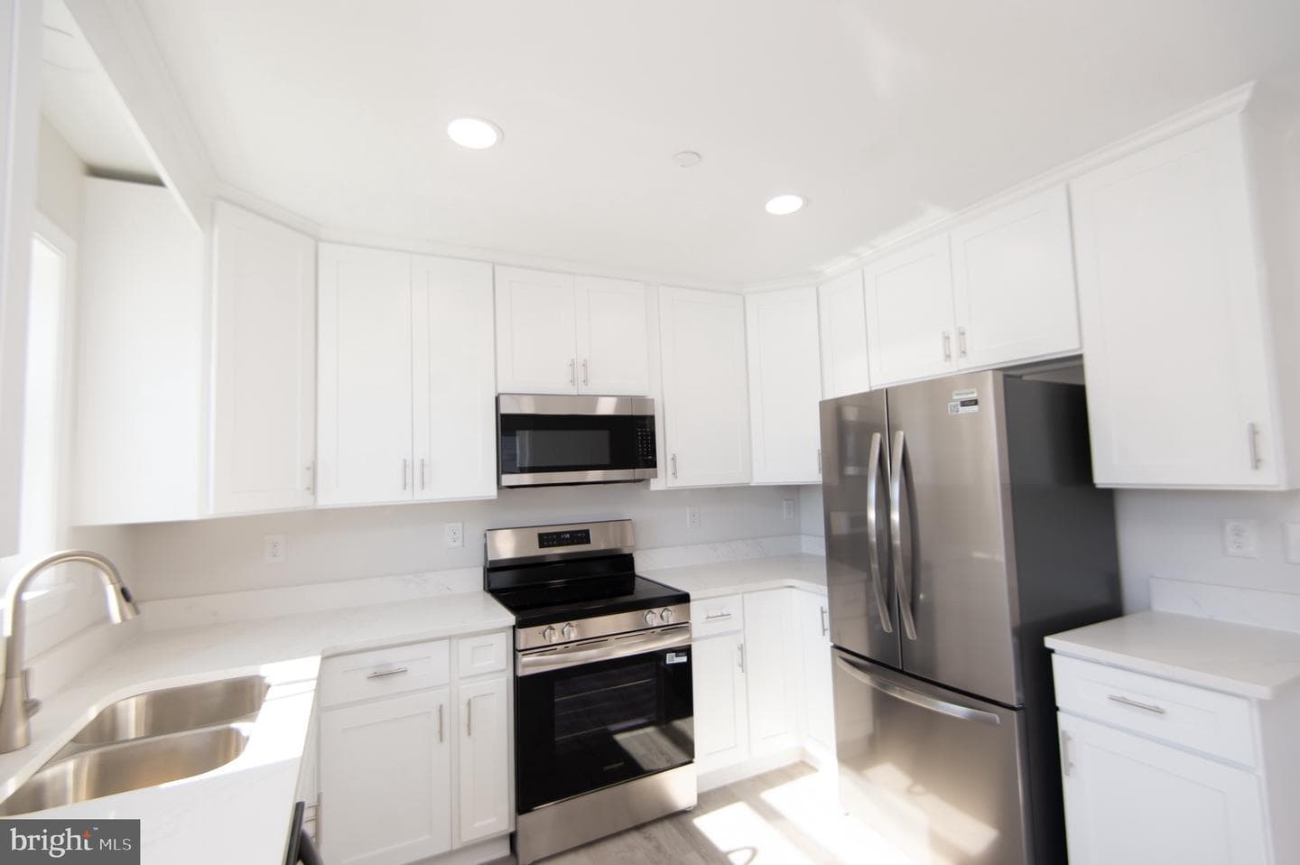 107 Railroad Avenue photo 8
