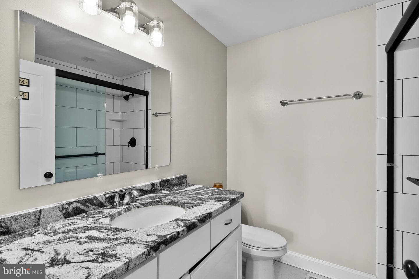102 Barnes Court photo 23