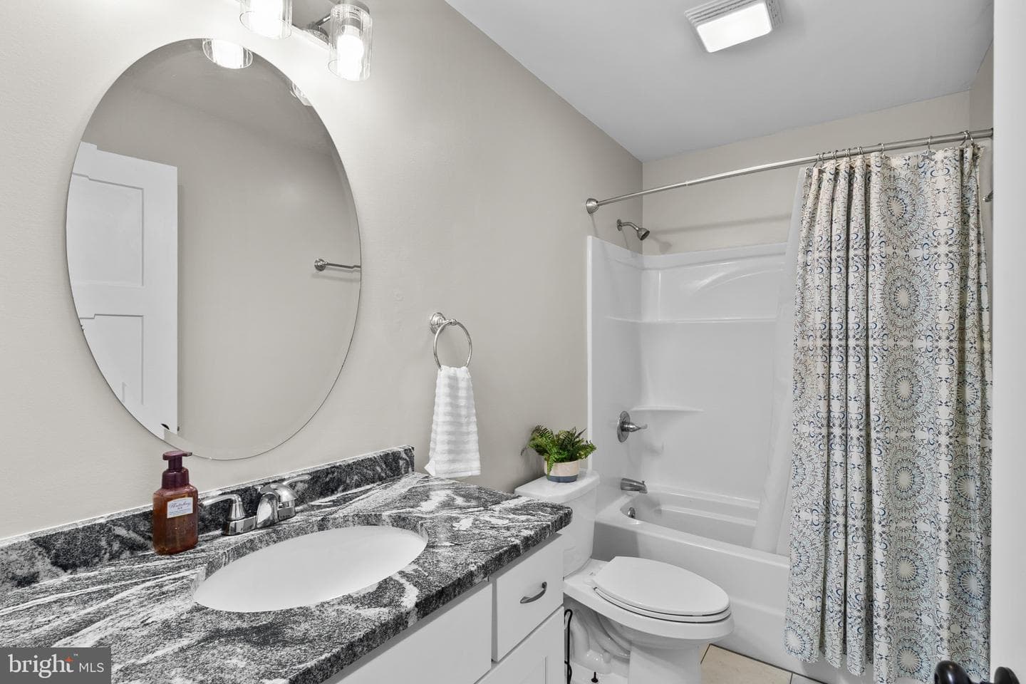 102 Barnes Court photo 29