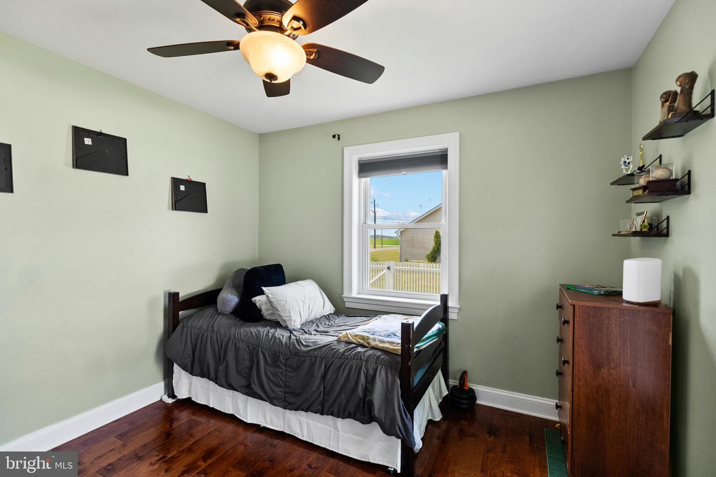 102 Barnes Court photo 34