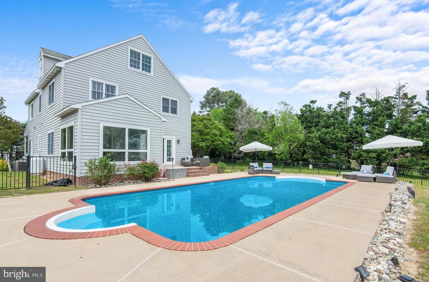 6011 Sunnyside Court photo 4