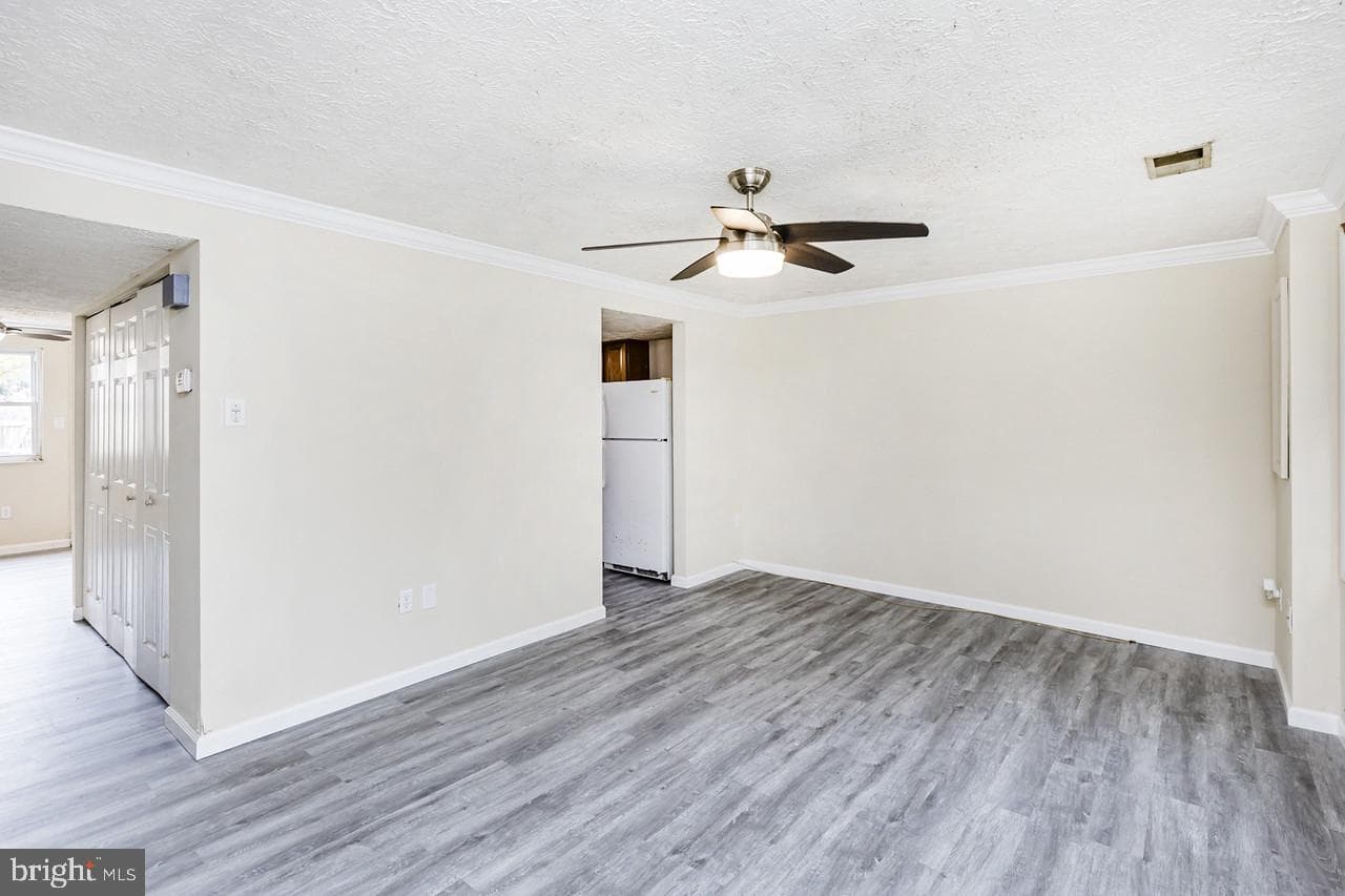 122 Sandalwood Court photo 16