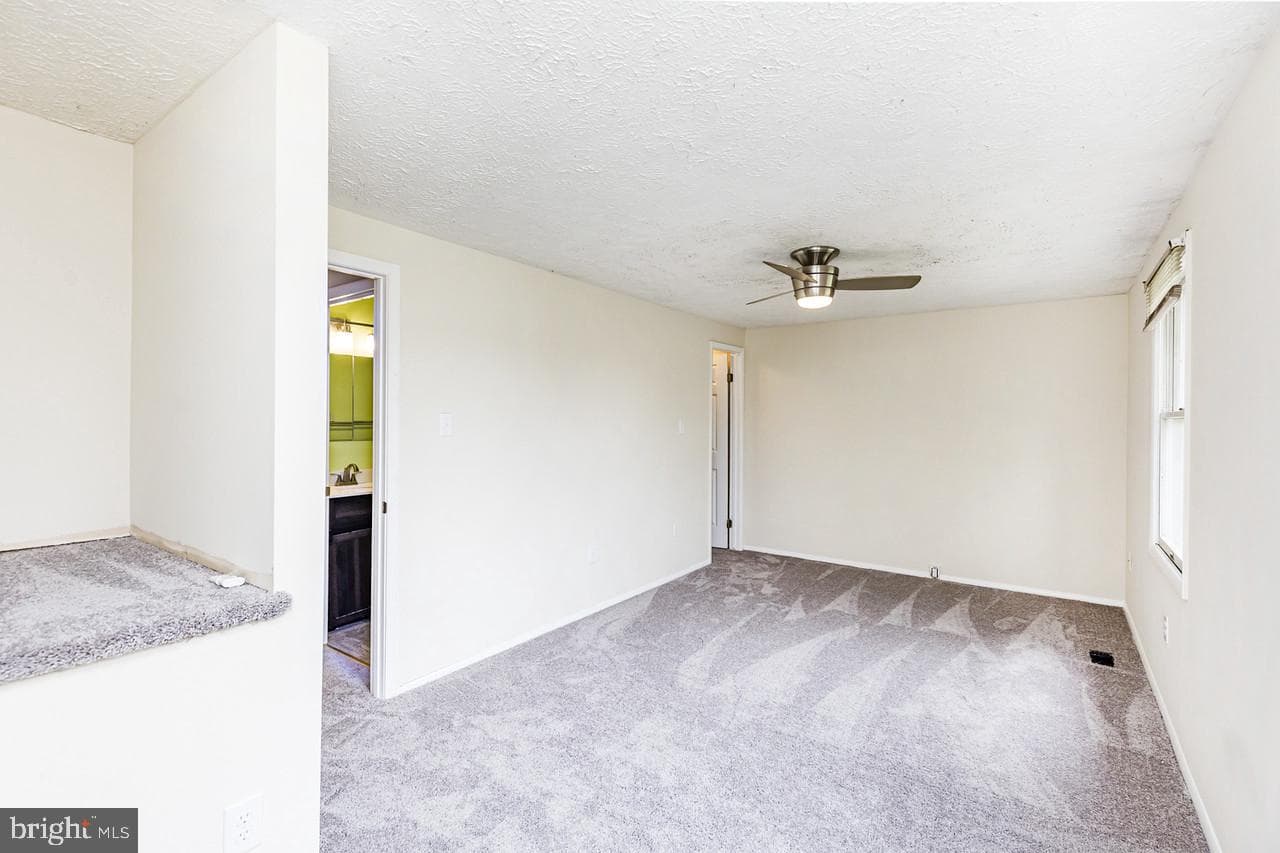 122 Sandalwood Court photo 29
