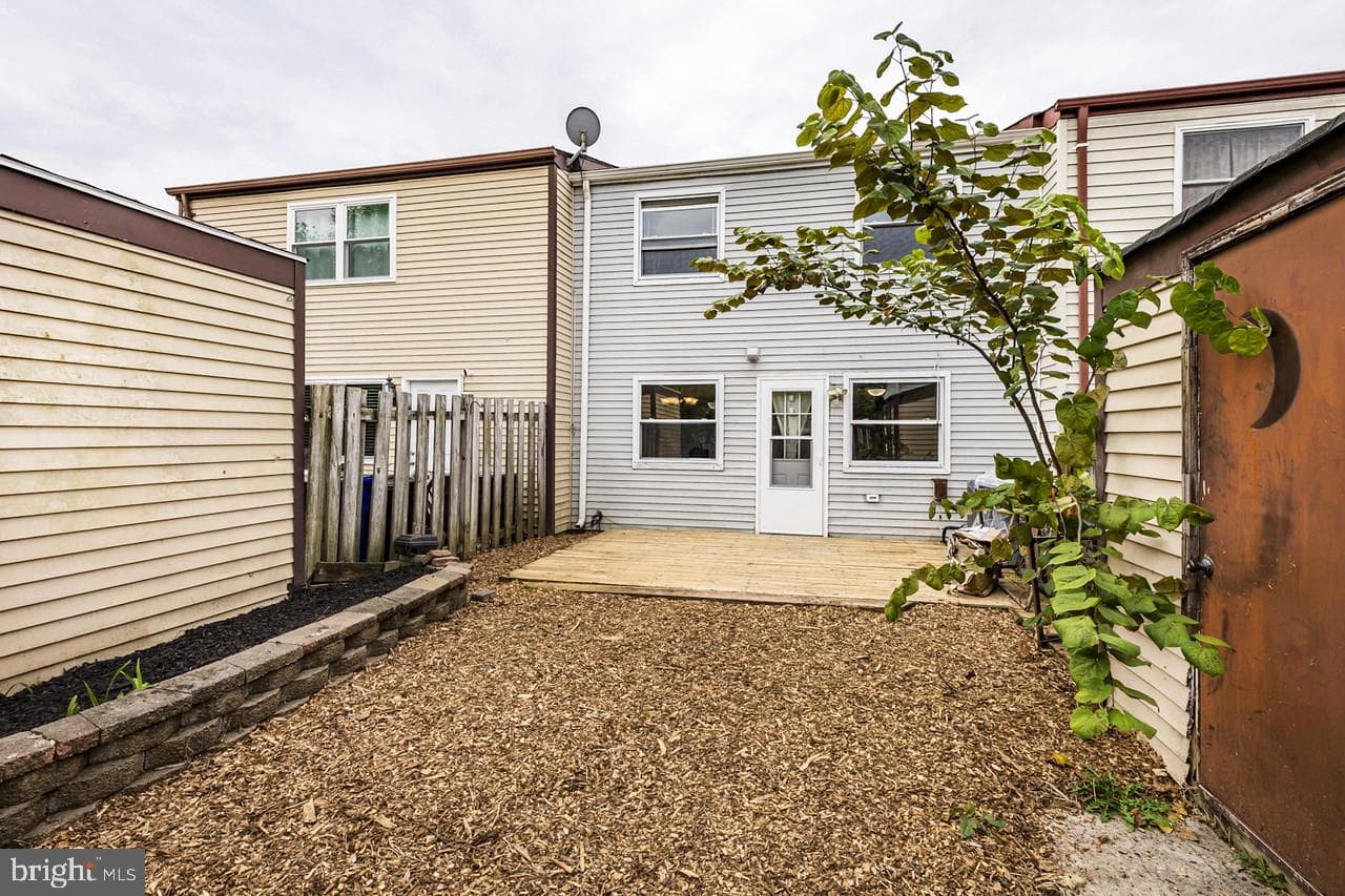 122 Sandalwood Court photo 34