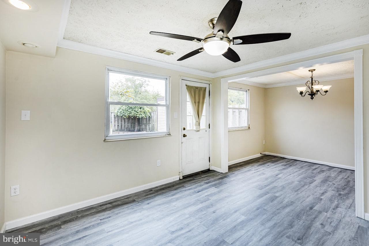 122 Sandalwood Court photo 8