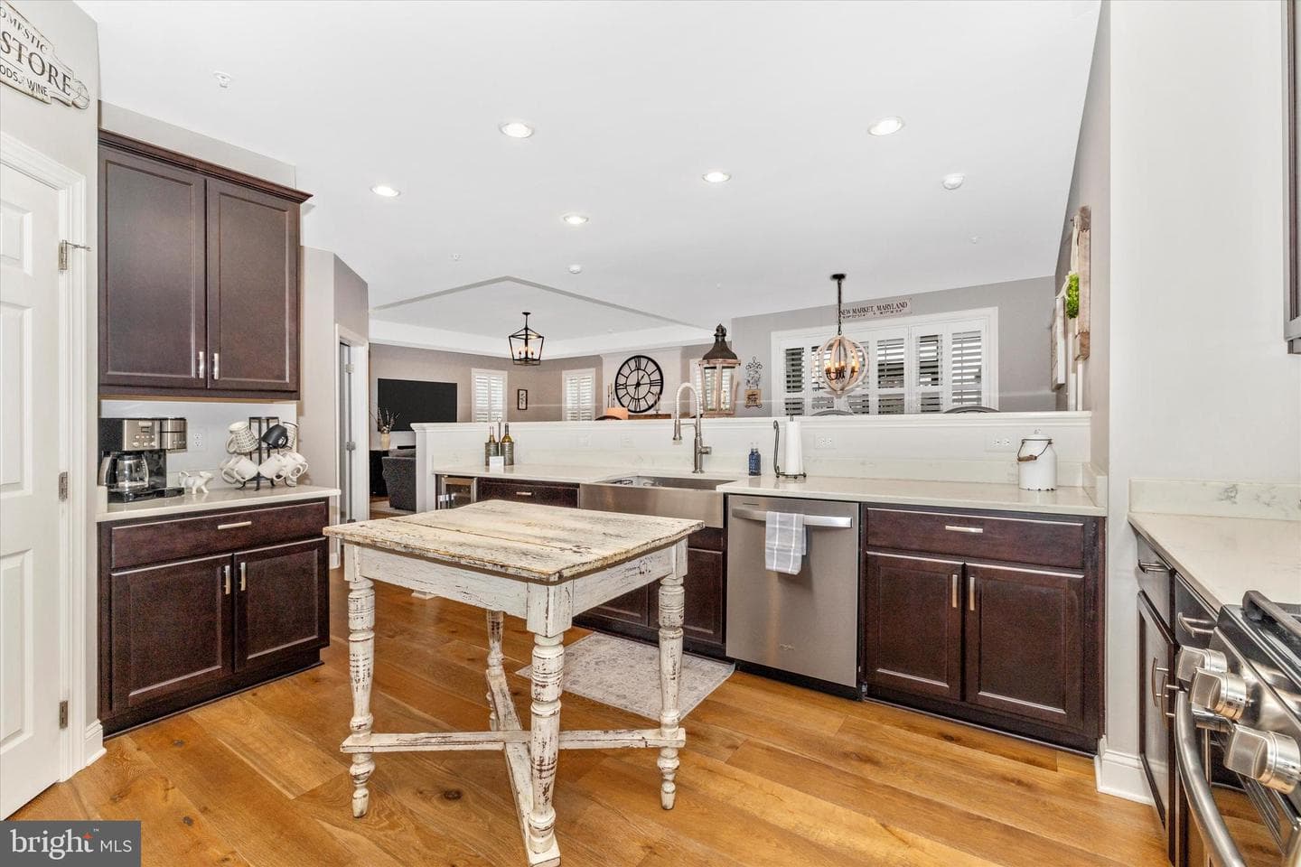 520 Isaac Russell Street photo 14