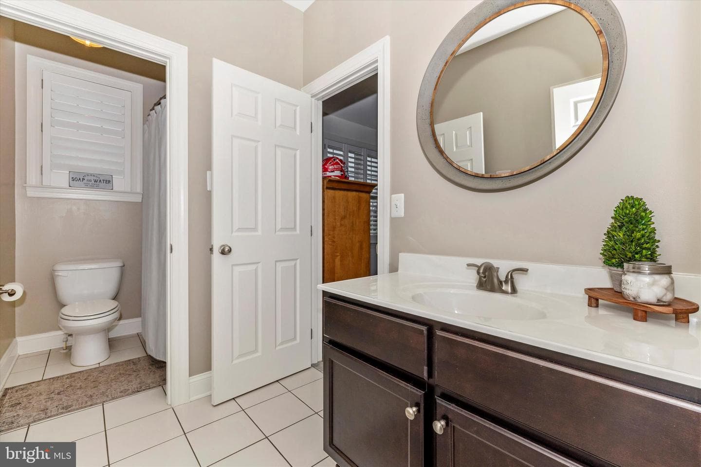520 Isaac Russell Street photo 24