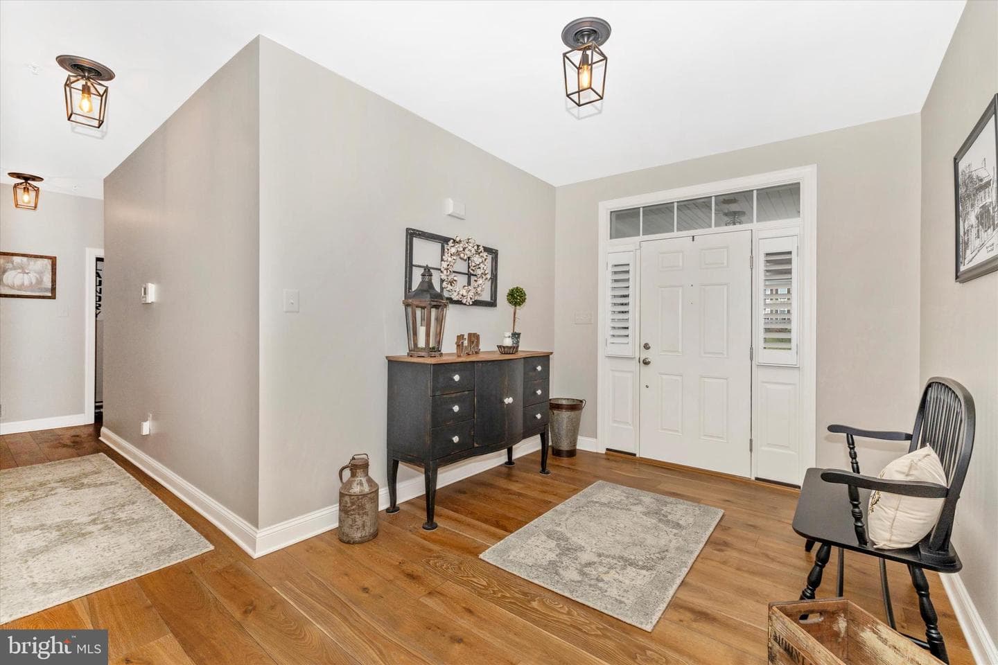 520 Isaac Russell Street photo 4