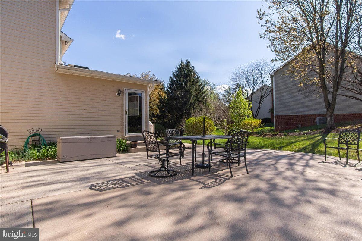 2110 Foxfield photo 43