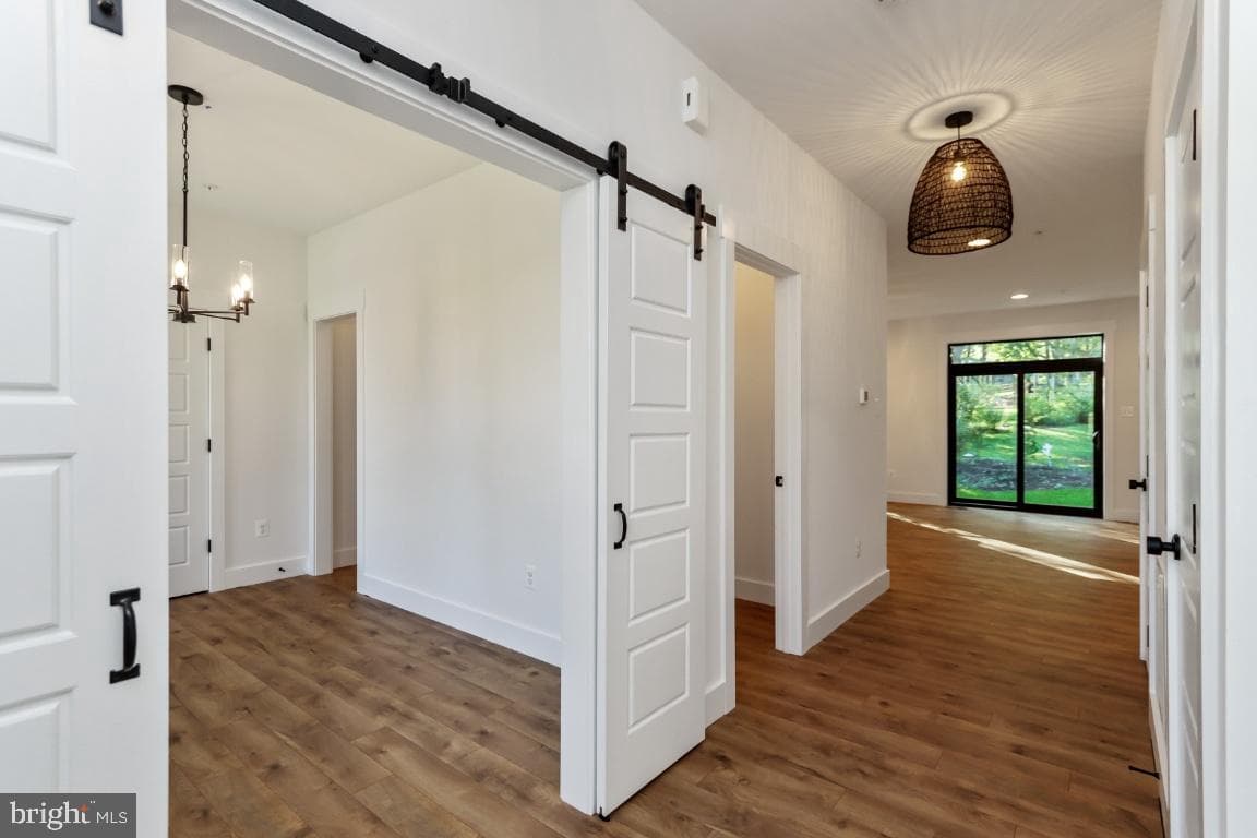6804 Oakledge Court photo 4