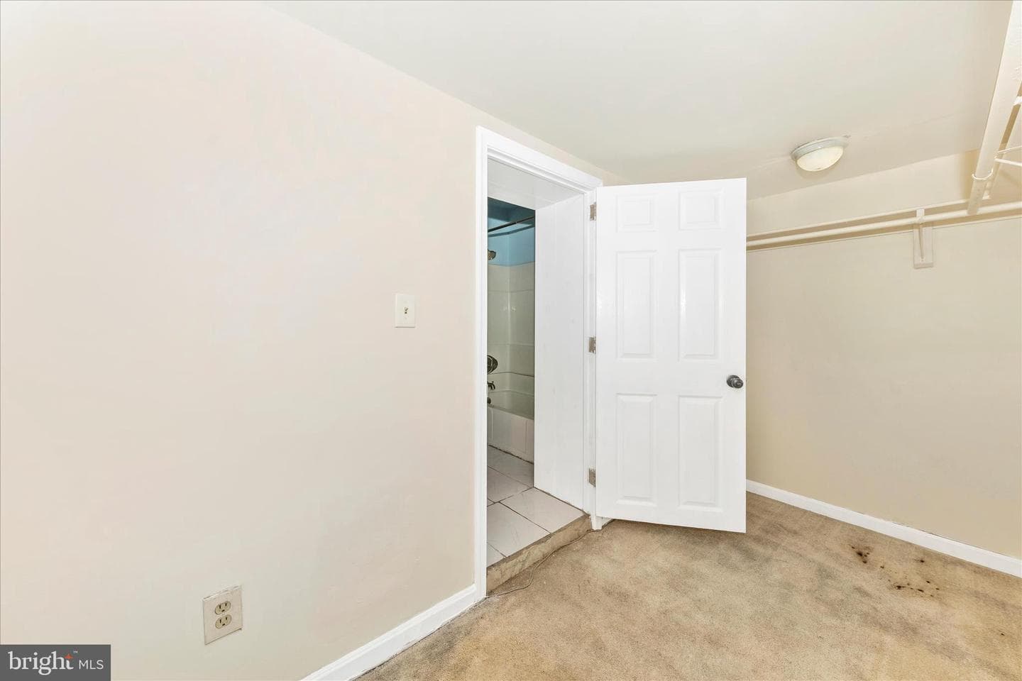 230 Knoxville Road photo 16