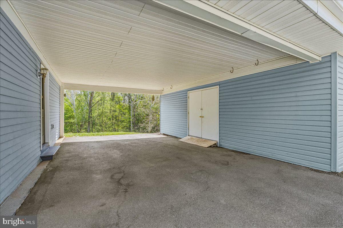 4389 Moleton Drive photo 5