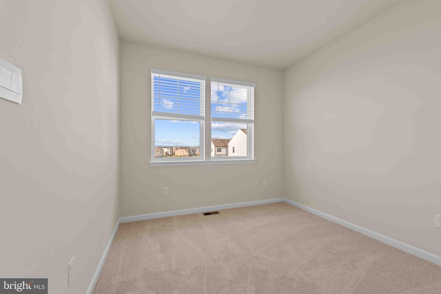 417 Ensemble Way photo 25
