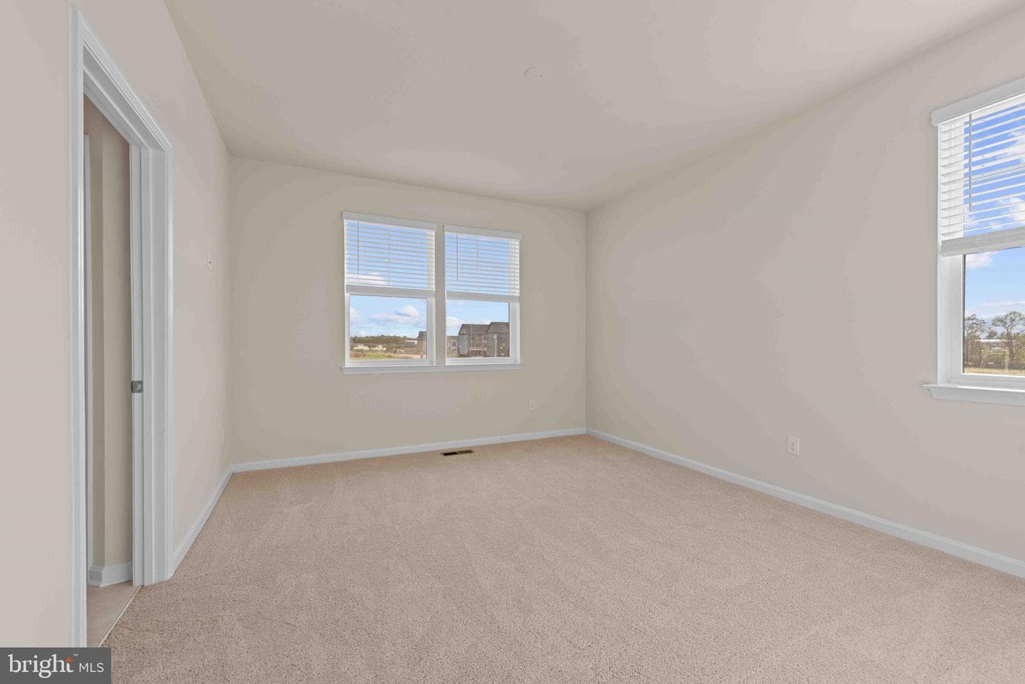 417 Ensemble Way photo 29