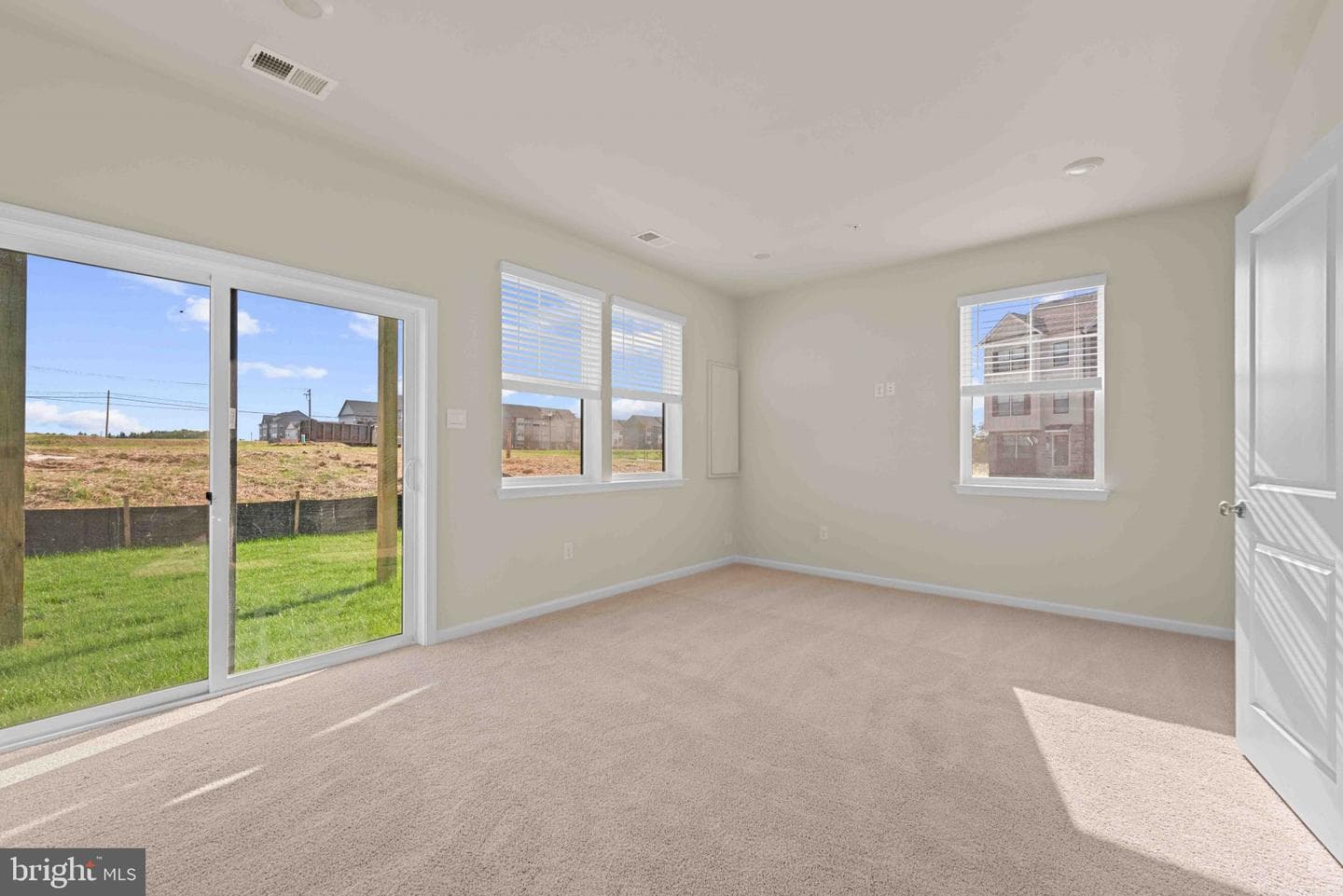 417 Ensemble Way photo 5