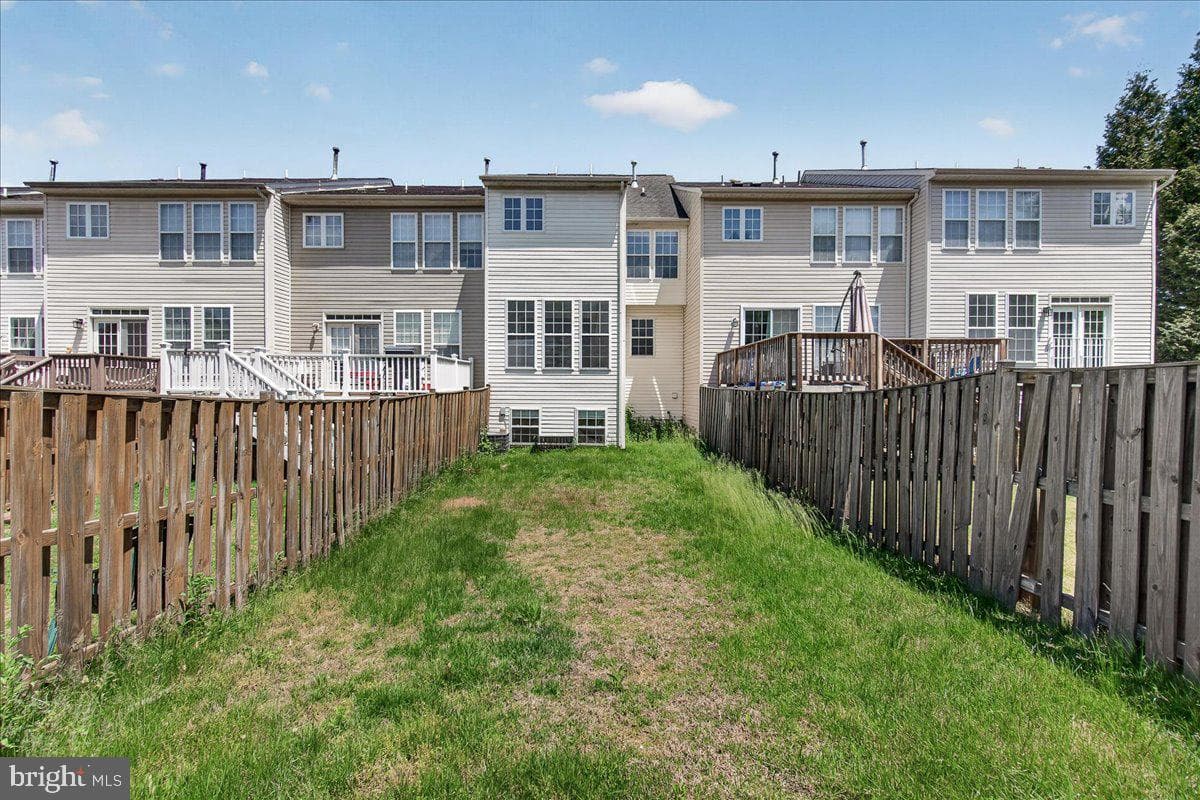 126 Fiona Way photo 35