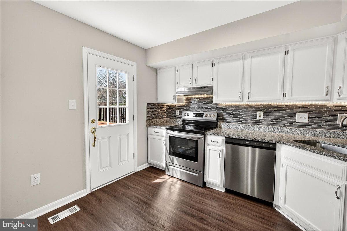 2219 Waller House Court photo 11