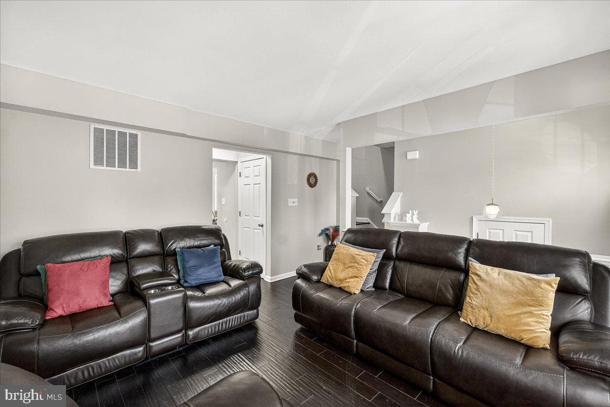 2219 Waller House Court photo 5