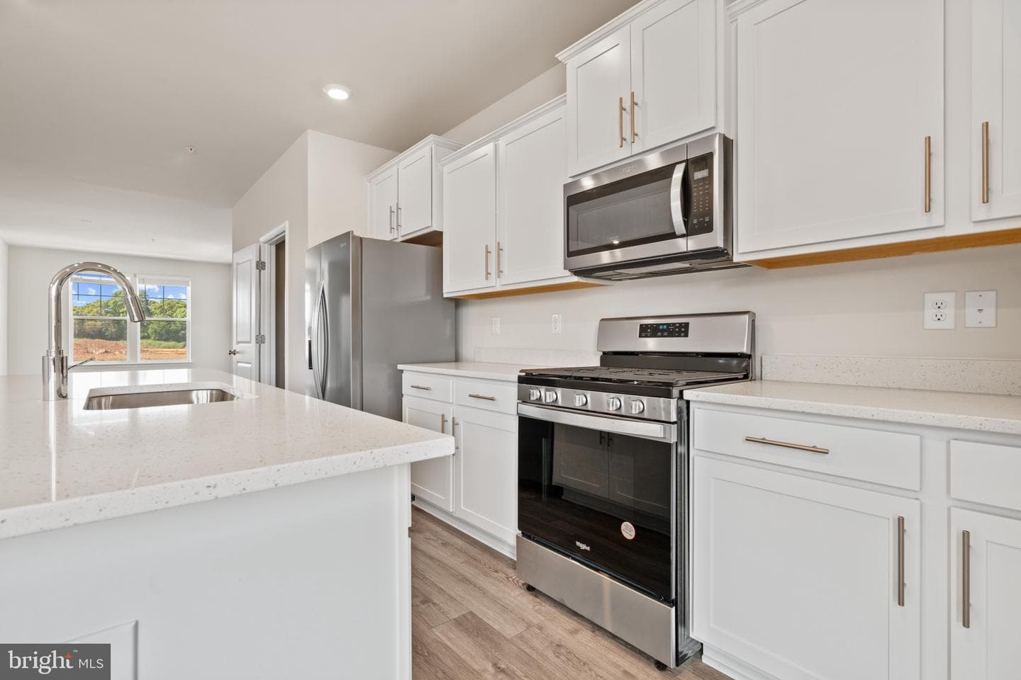 725 Compass Way photo 7