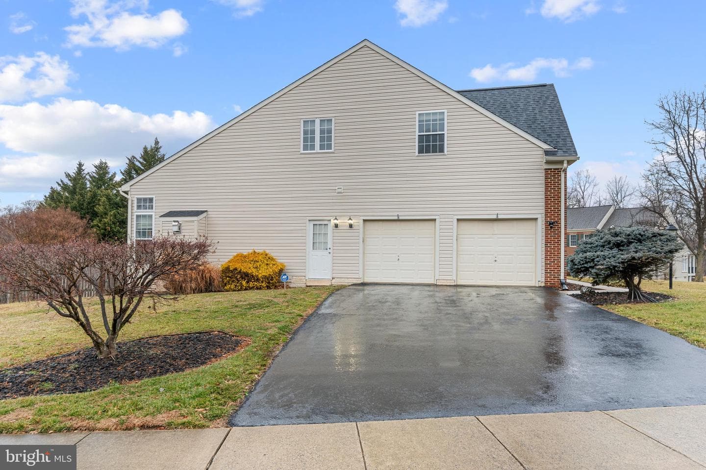6460 Forest Hills Court photo 2