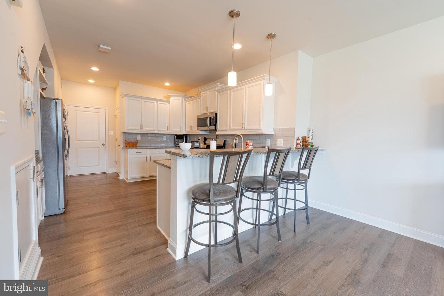 7070 Executive Way photo 13