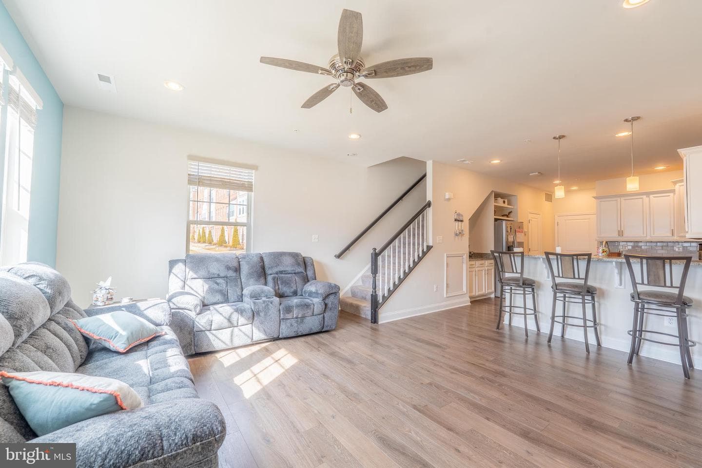 7070 Executive Way photo 7