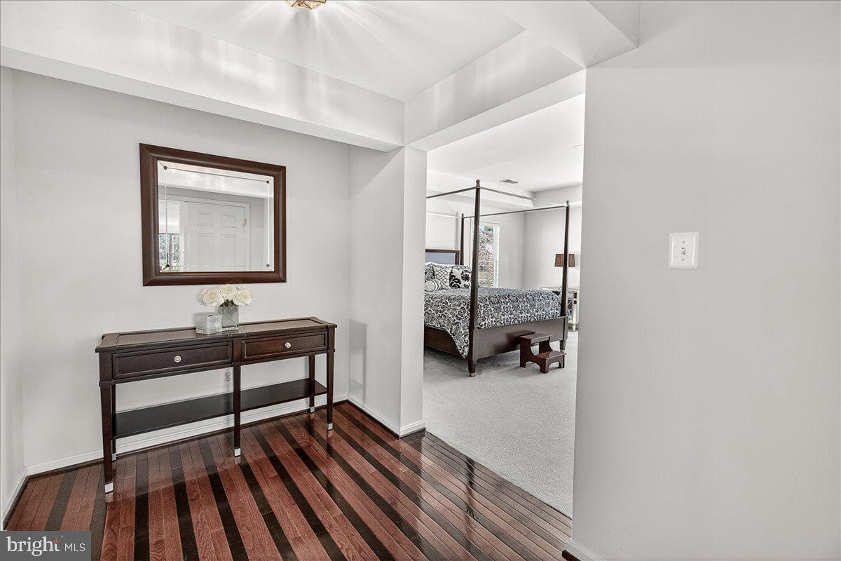 411 William Plummer Street photo 28