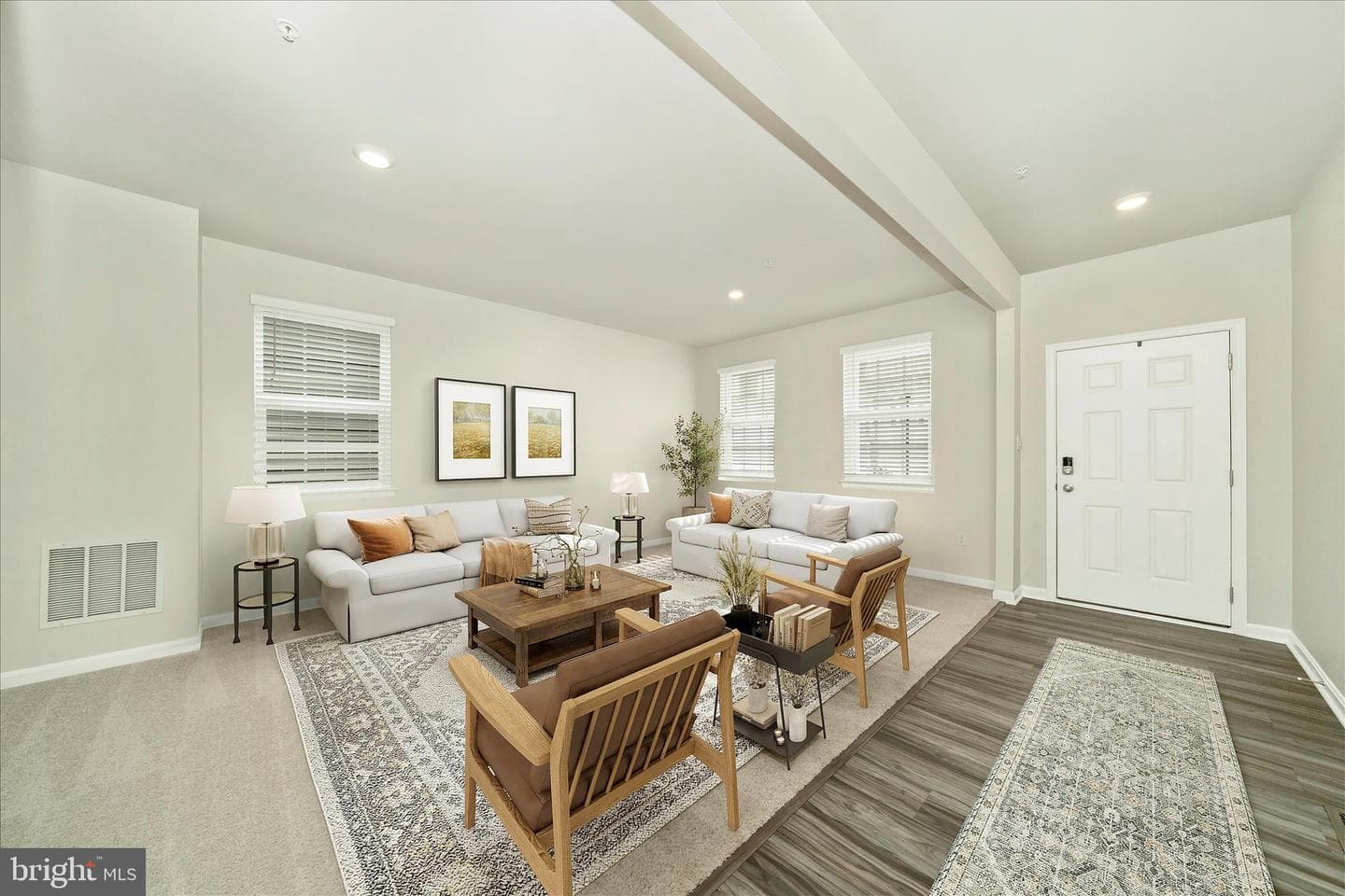 2086 Pomona Way photo 2