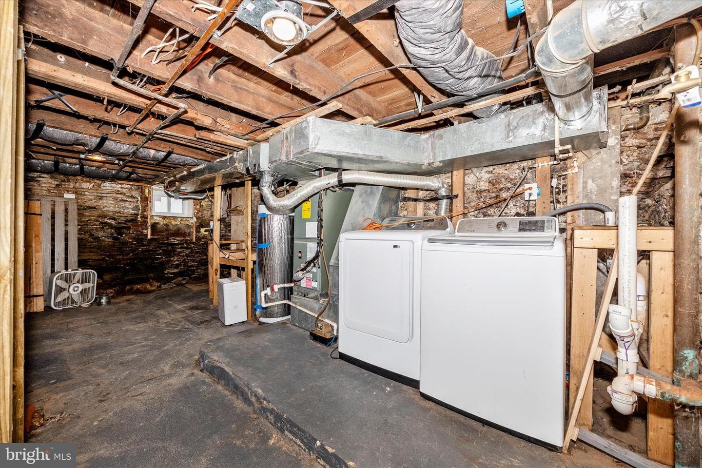 467 W South St photo 36