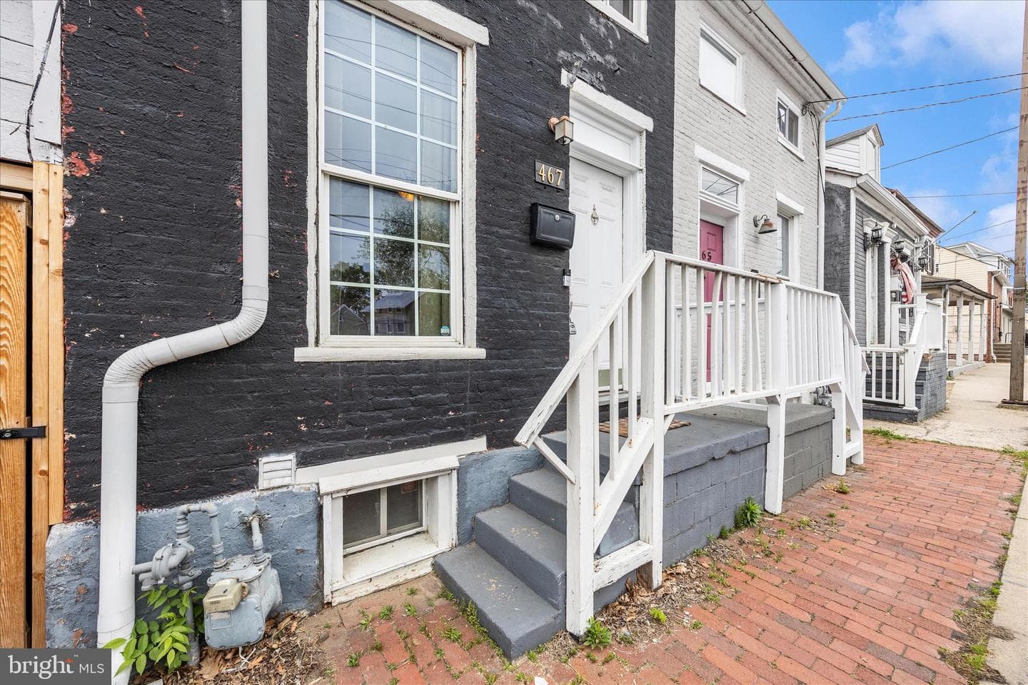 467 W South St photo 38