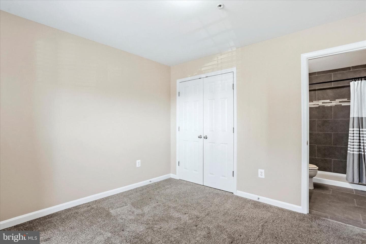2544 Emerson Drive photo 25