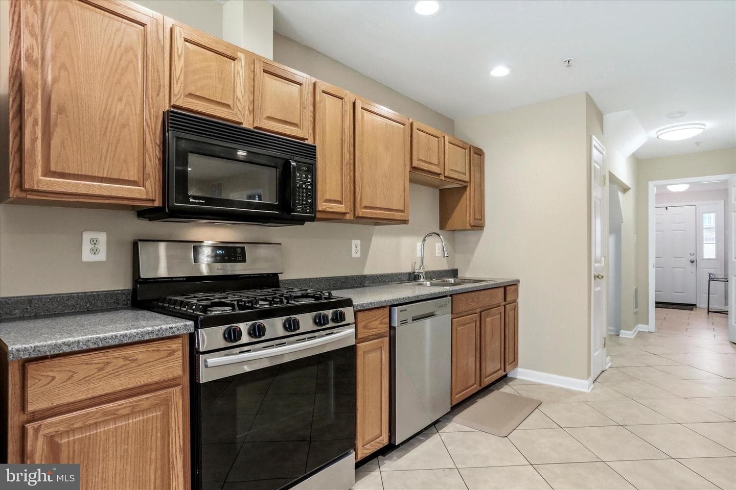2544 Emerson Drive photo 29