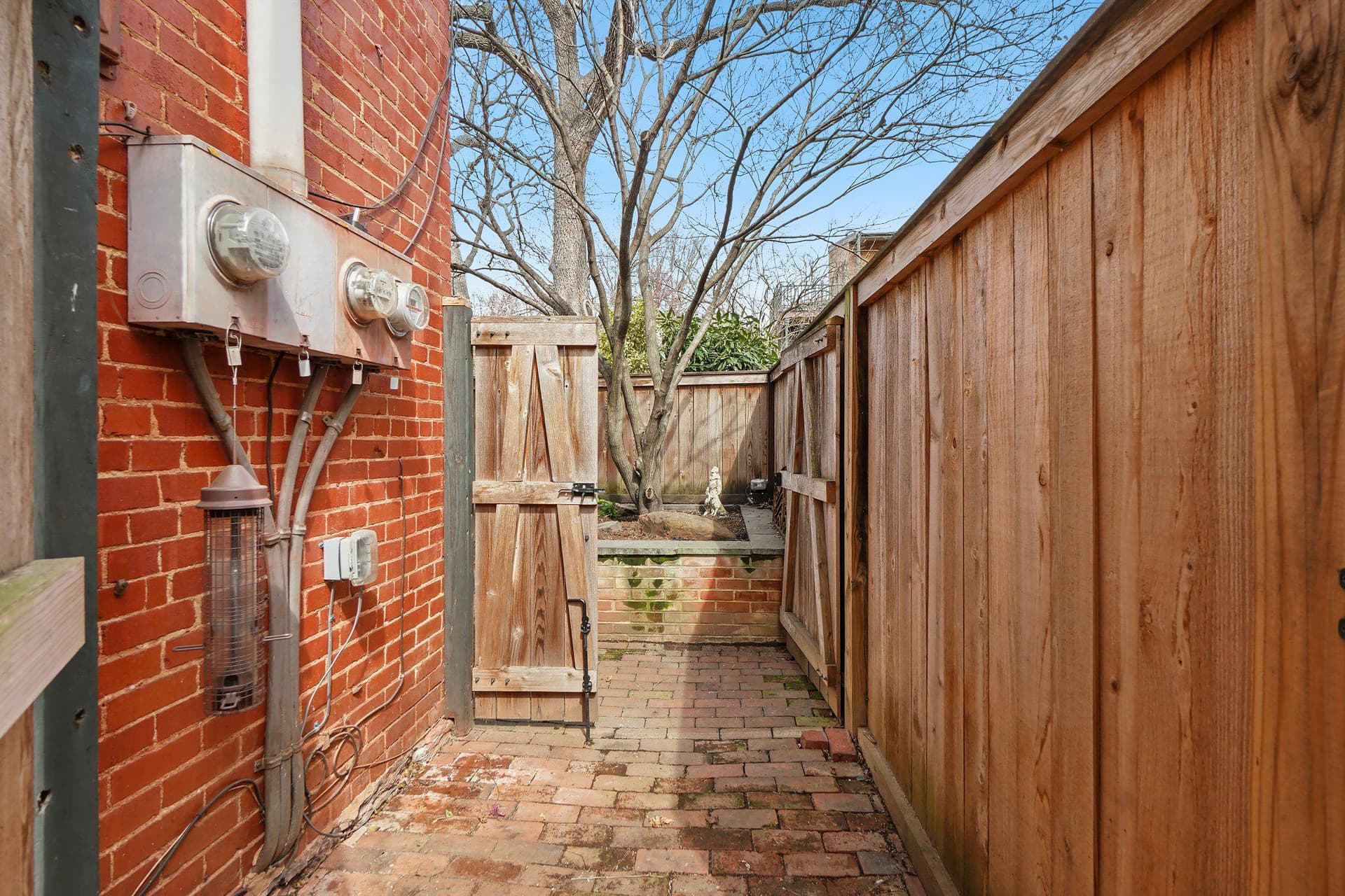 121 W Church Street photo 71