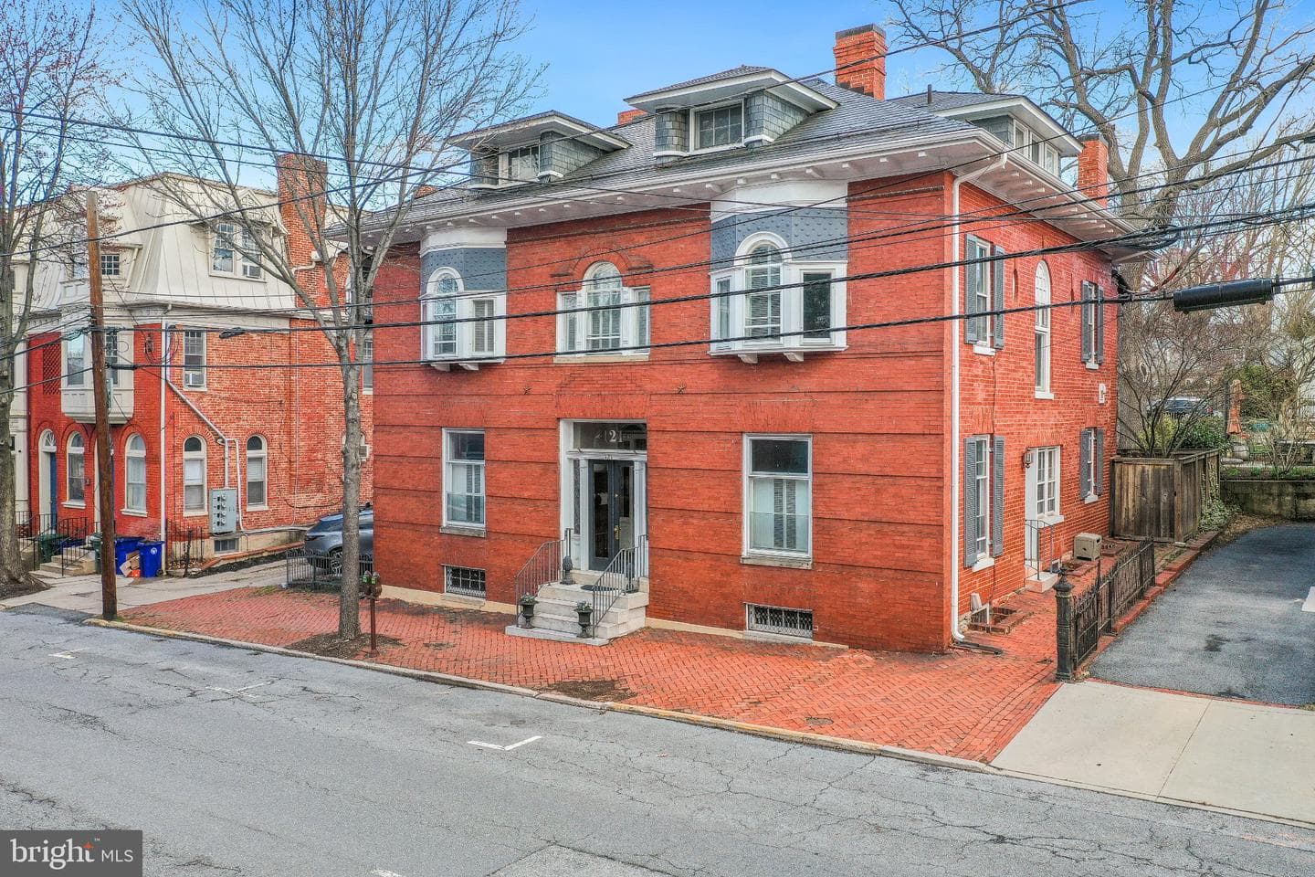 121 W Church Street photo 73