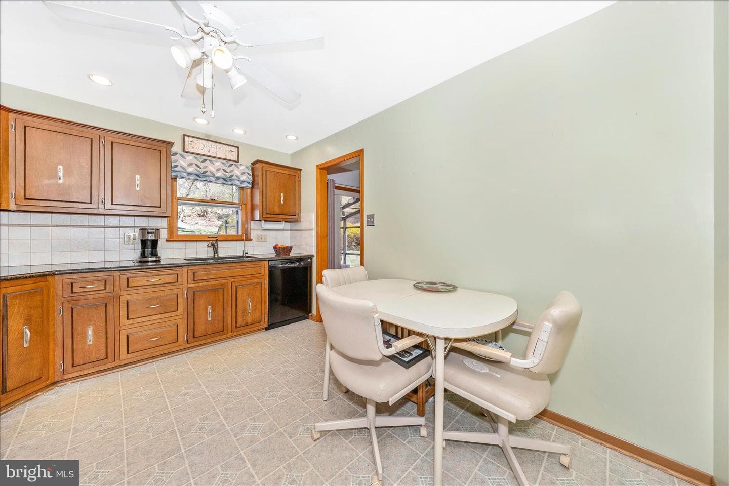 4614 Pinewood Trail photo 13