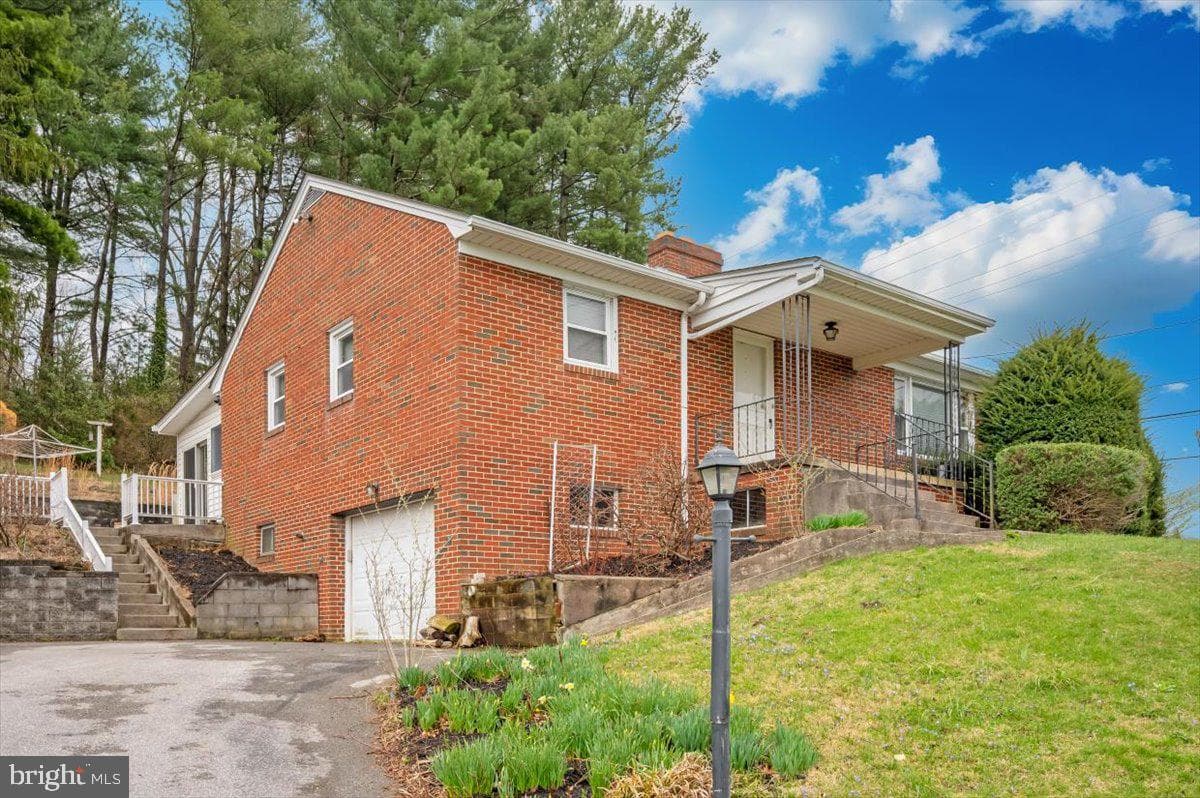 7201 Dogwood Lane photo 3