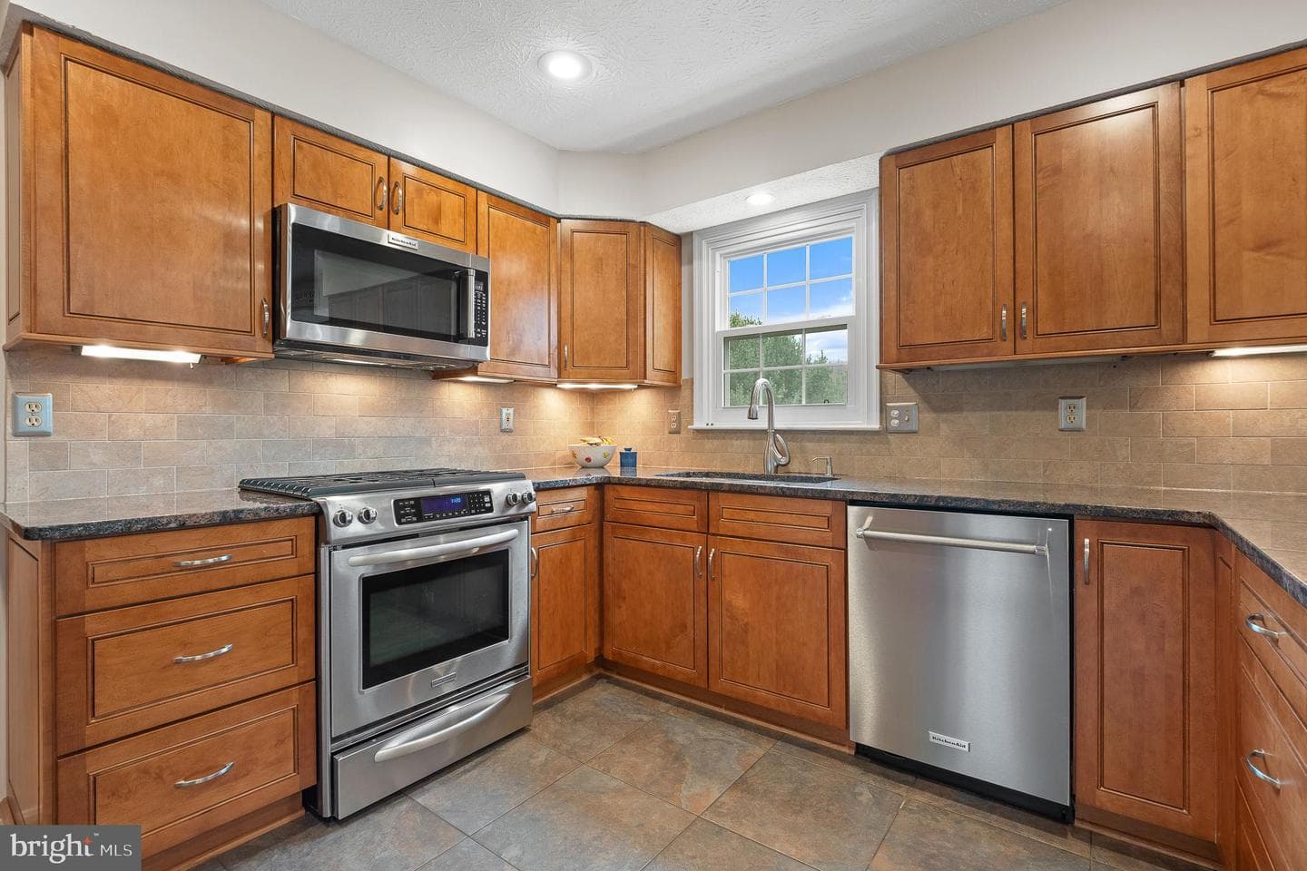 6235 Sawyer Road photo 22