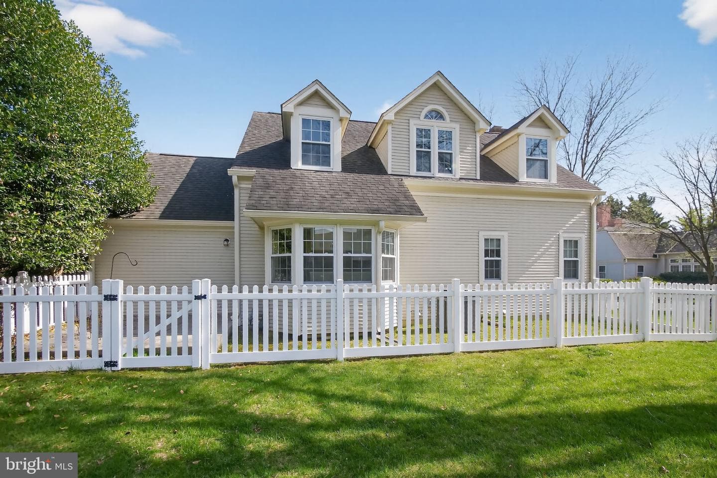 825 Dunbrooke Court photo 4