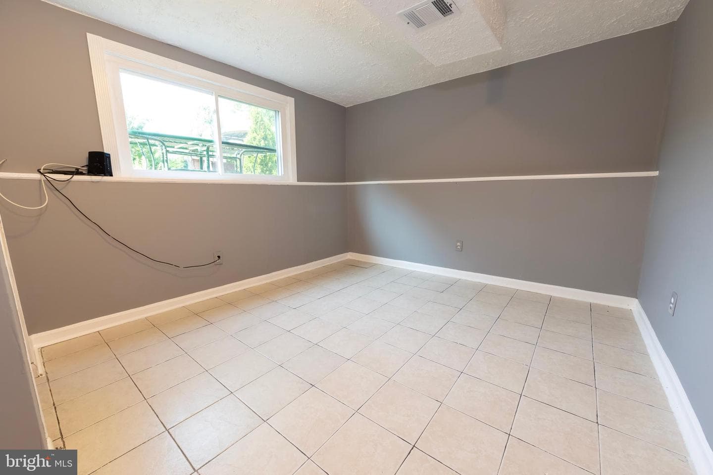 550 Logan Street photo 24