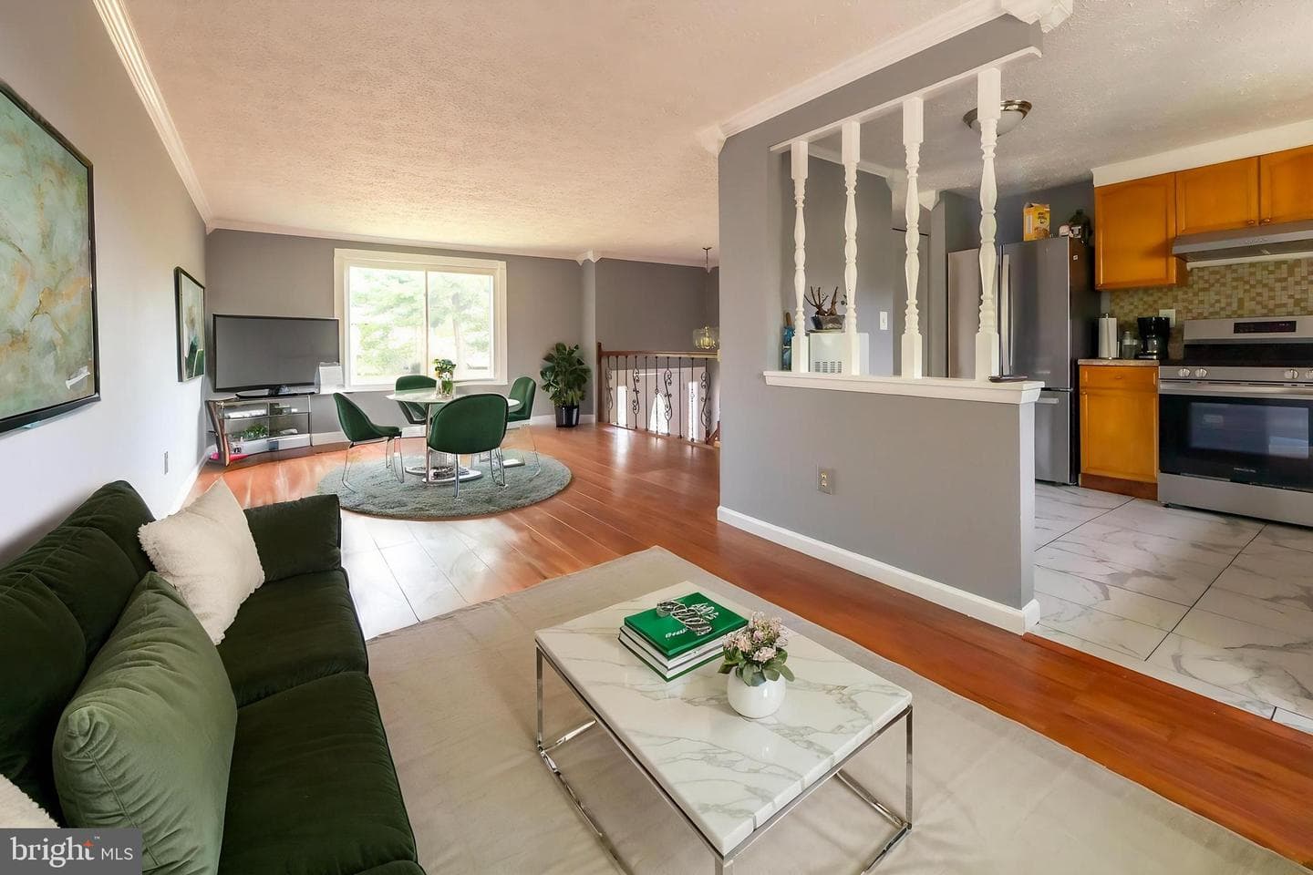 550 Logan Street photo 5