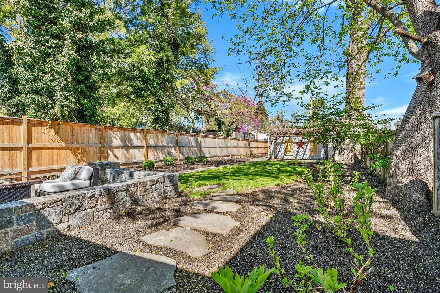 225 E 2nd Street photo 84