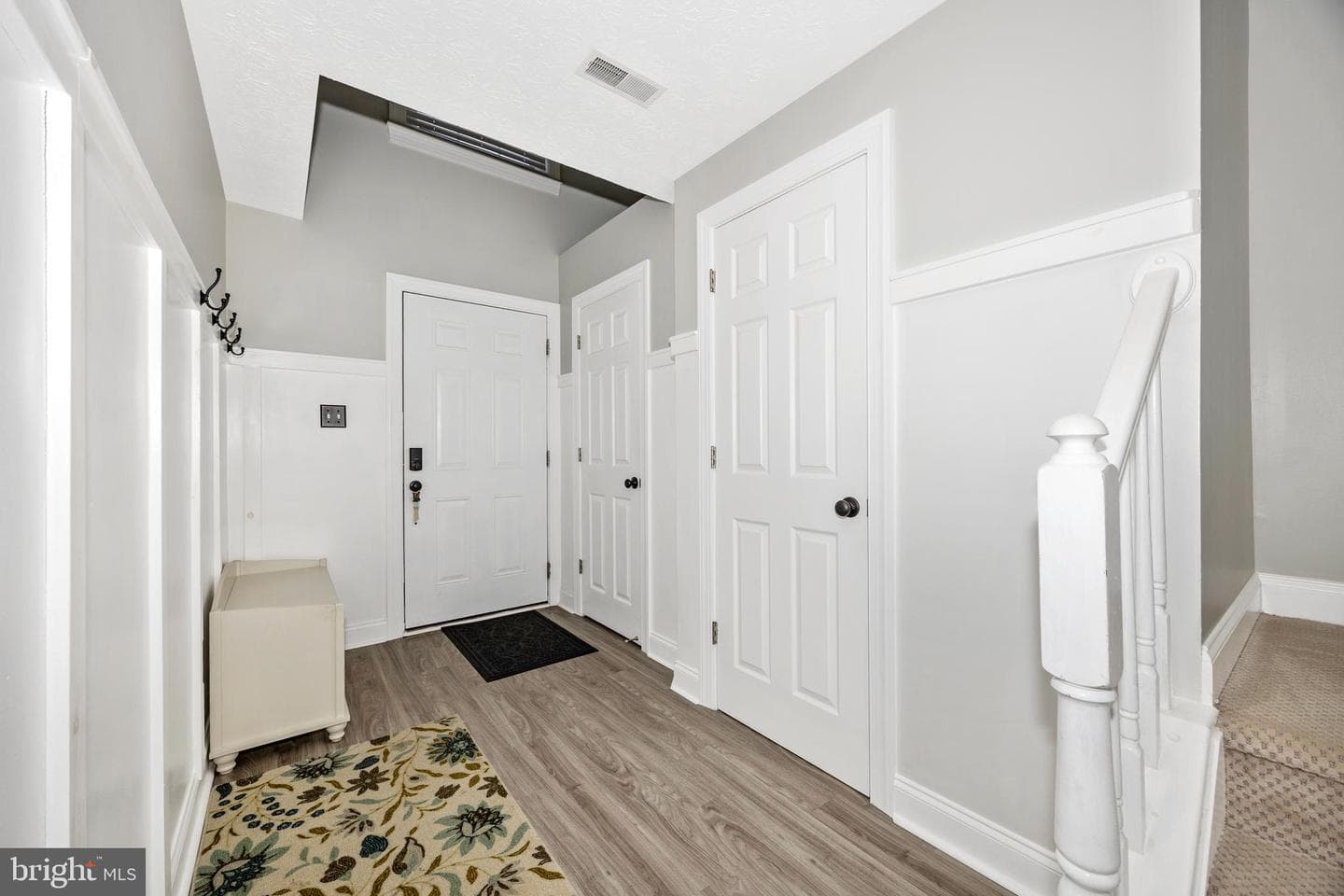6105 Pine Crest Lane photo 2